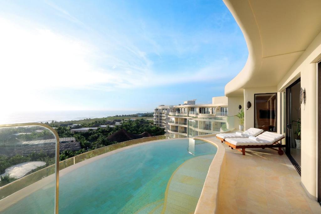 Seaview Sky Pool Villa