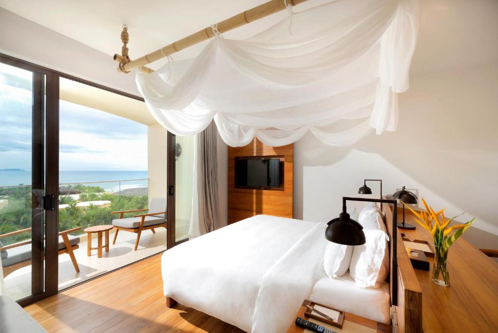 Seaview One-Bedroom Suite