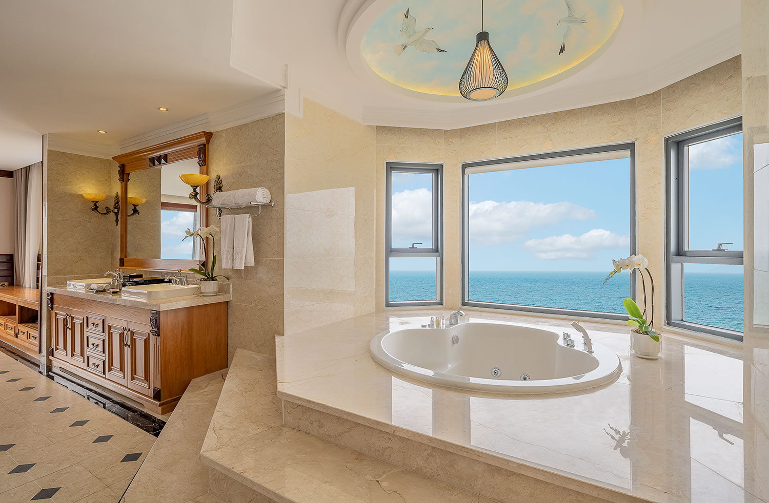 Ocean President Suite