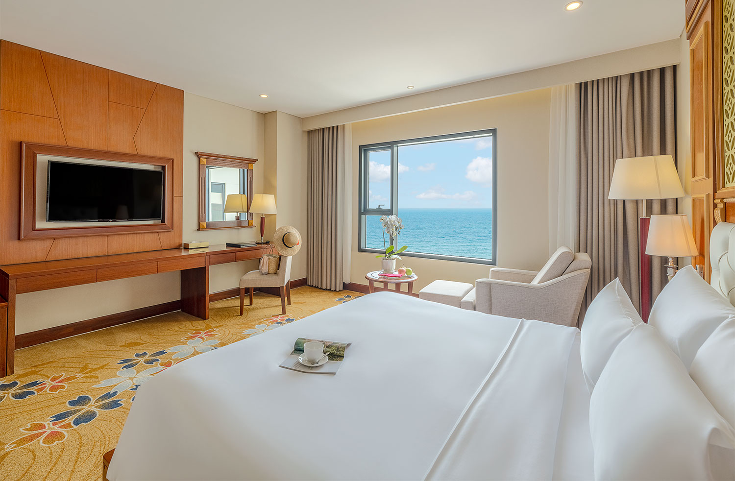 Premium Deluxe King Ocean View