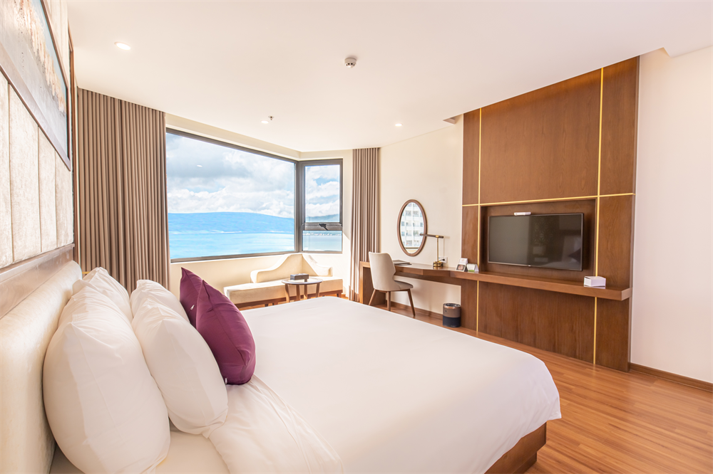 GRAND DOUBLE & TWIN PARTIAL OCEAN VIEW