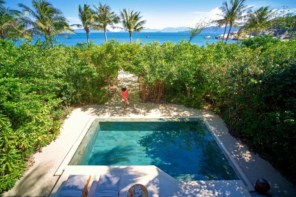 Family Beach Pool Villa