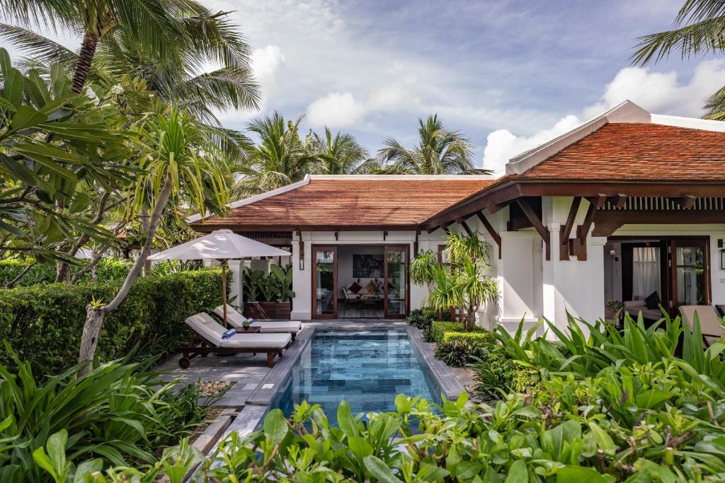 Oceanfront Pool Villa