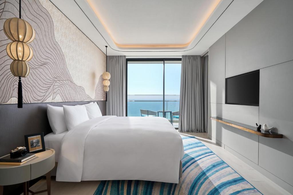 One Bedroom Suite Sea View